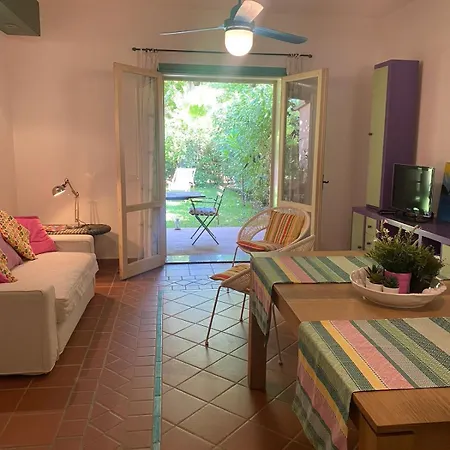 Holiday home Casa Accogliente Con Giardino A Portorosa *
